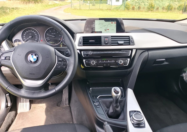 BMW Seria 3 cena 66600 przebieg: 98000, rok produkcji 2019 z Piła małe 67
